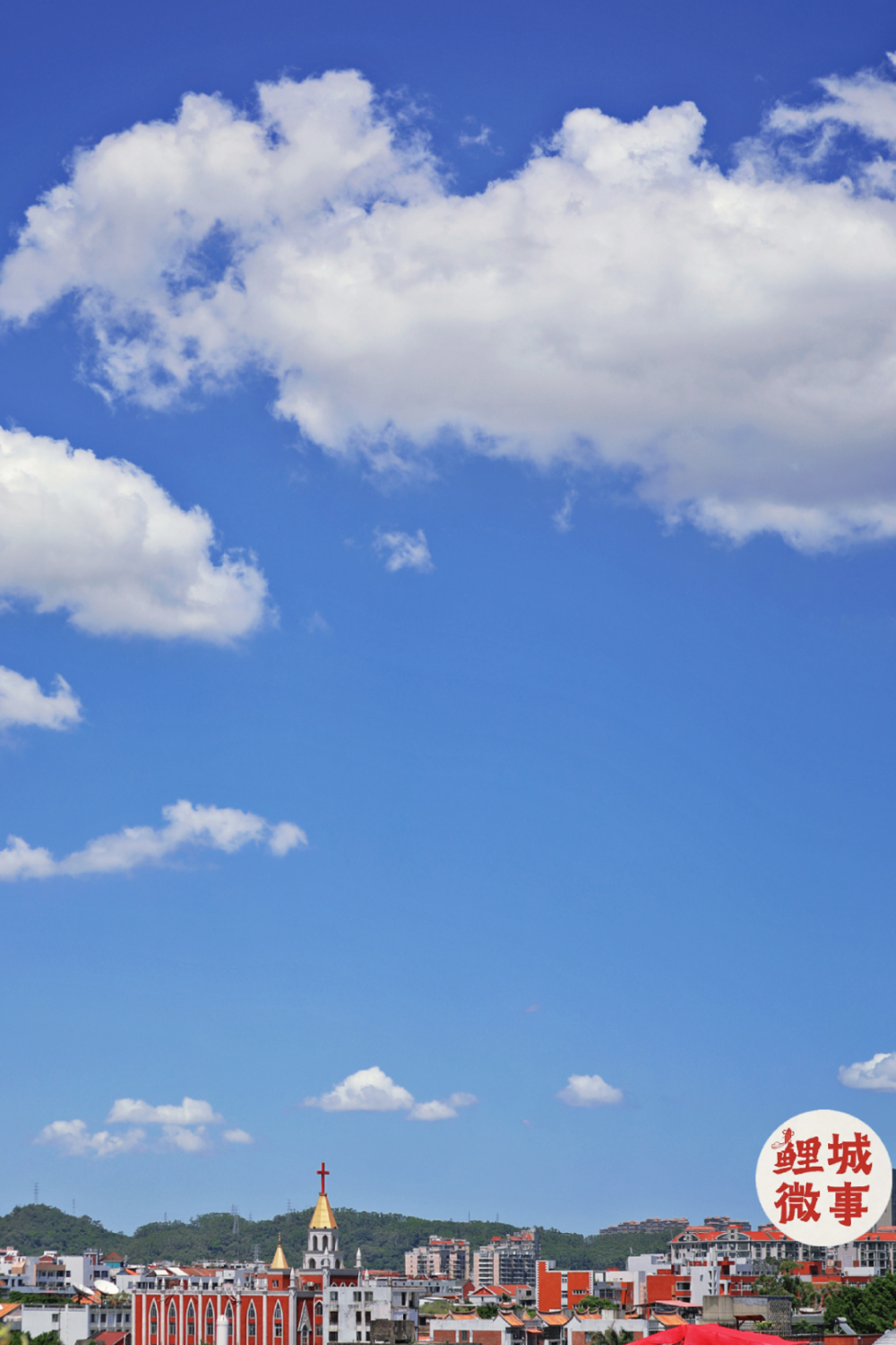 背景板定格每一帧都是绝美壁纸当古城的天空遇见绝美"漫画云"处处皆为