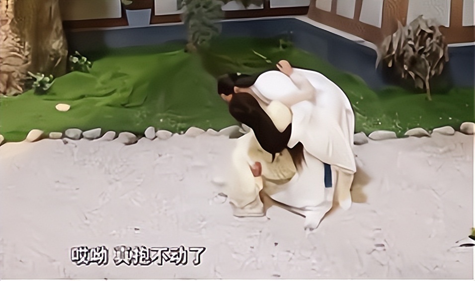 看够了内娱的敷衍式公主抱,才知道什么是有效公主抱,简直帅爆了_腾讯