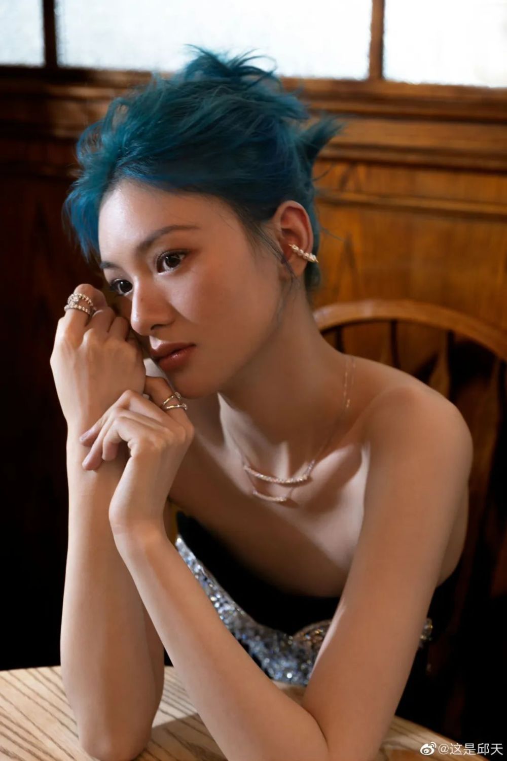 倪妮更新了"旅行日记",她怕不是个"珍珠脑袋"!_腾讯新闻