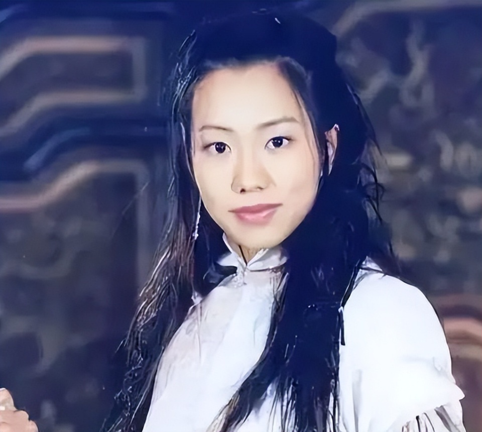 明明是神颜却硬演"平平无奇",阿娇输给朱茵,吴辰君赢了蒋勤勤