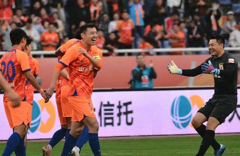 郑铮老了 蒋圣龙未续约!