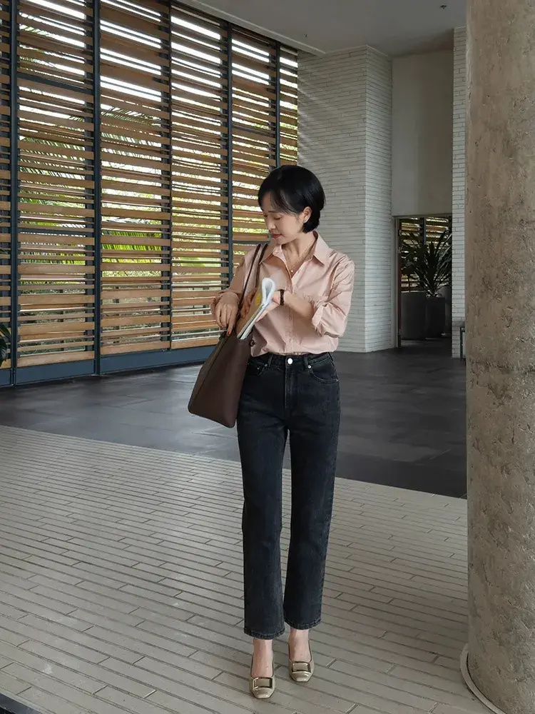 被10套"衬衫配牛仔裤"惊艳!7种核心点穿搭秘诀解析,照穿也美