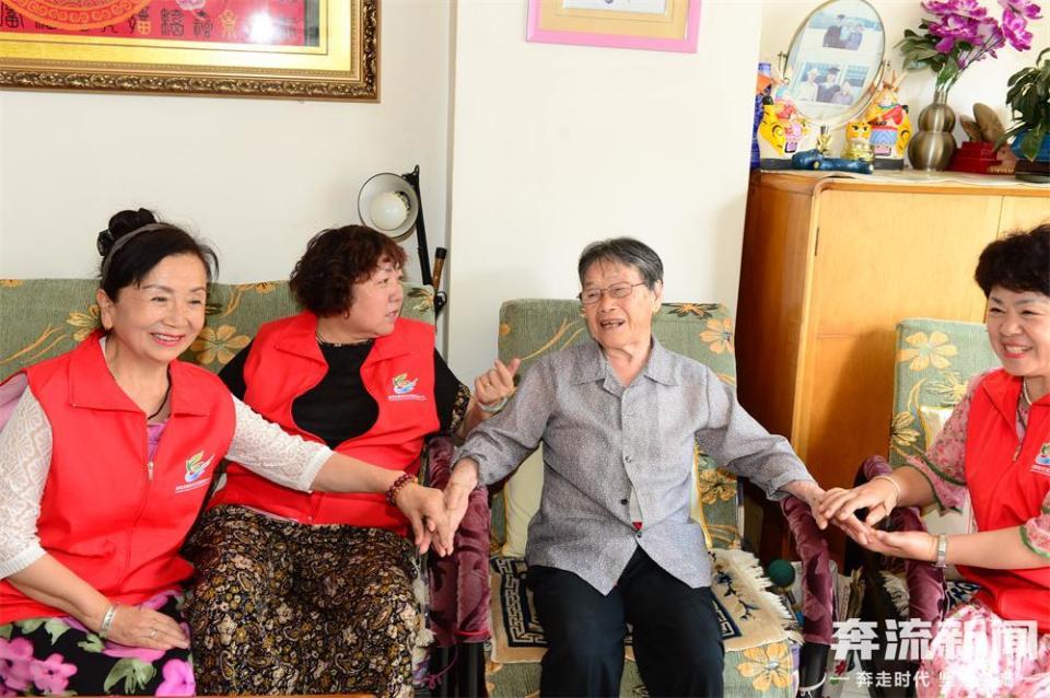 【天佑德孝老爱亲】"邻里帮帮队"队长梁玉华:是社区"志愿达人"也是位