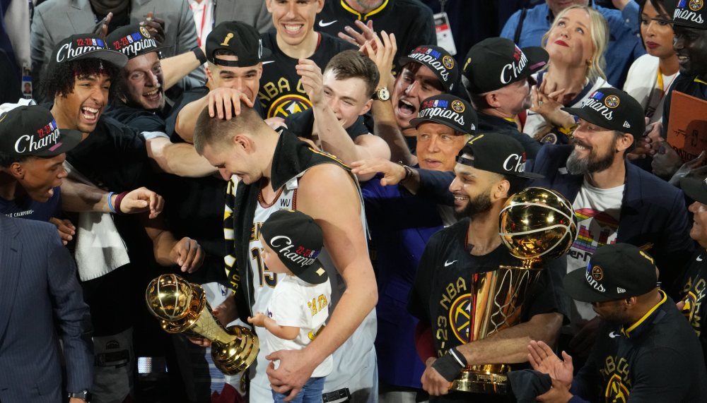 (体育)篮球——nba总决赛:掘金队夺得总冠军 约基奇荣膺mvp