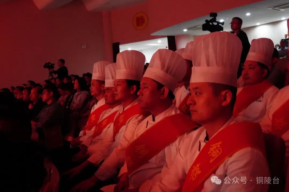 尽观大师巧技 大秀名厨风采