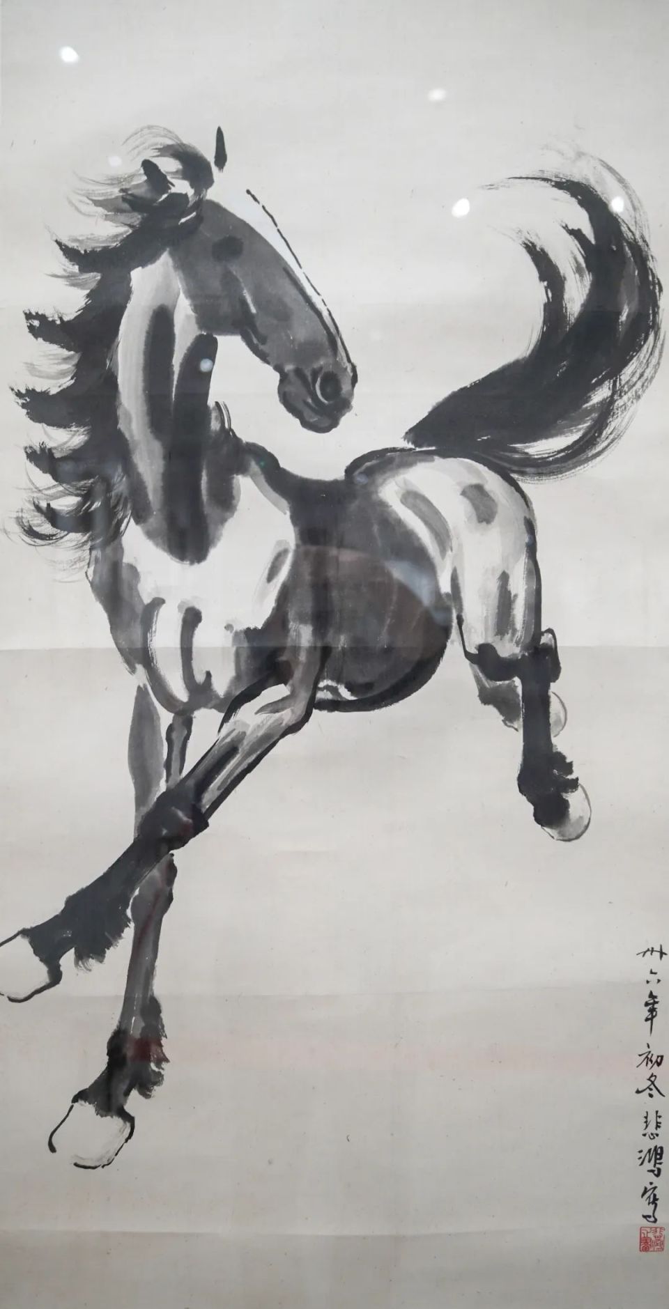 徐悲鸿《奔马图》