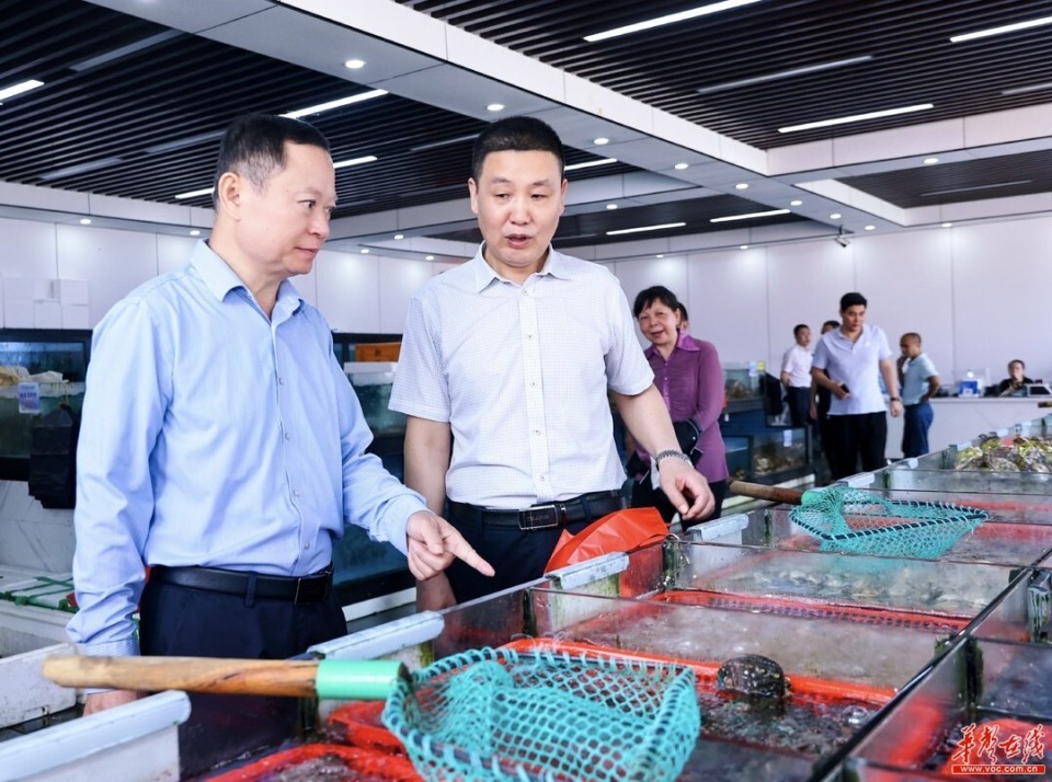等7个市县水(海)产品养殖户带来了当地新鲜的东星斑,军曹鱼,罗非鱼
