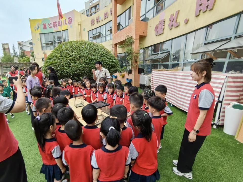 蒲公英幼儿园开展动物自然科普活动