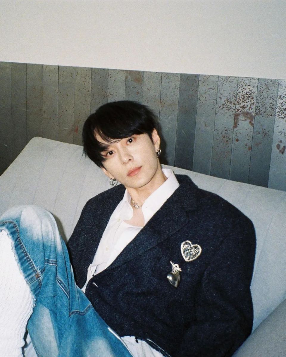 那支暧昧爆表的贴身热舞也看过吧,张贤胜就是和他同组合的前队友.