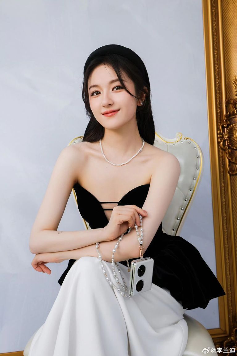 李兰迪新妆造的点"睛"之笔,真的有点东西!_腾讯新闻