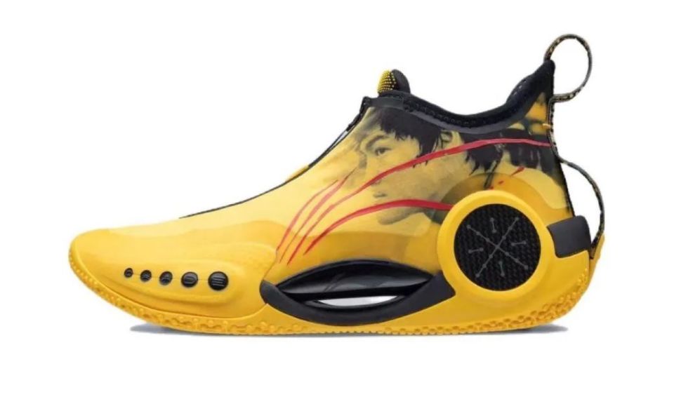 韦德之道9 李小龙air max 1 clot 死亡之吻同样的道理,这里有两双极具