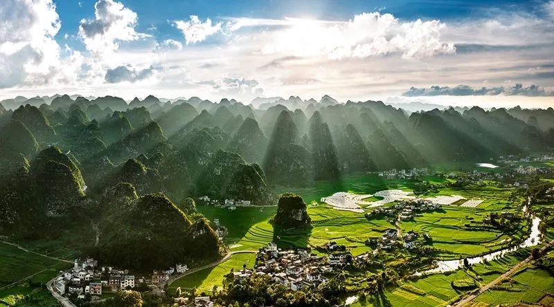 从万峰林下再出发|写在2023国际山地旅游暨户外运动大会召开之际