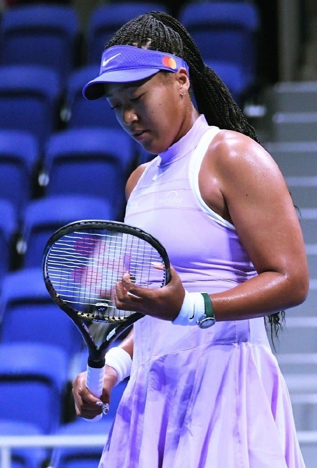 大坂直美资格赛被淘汰遇职业危机如何解?网友:向阿尼西莫娃取经_腾讯