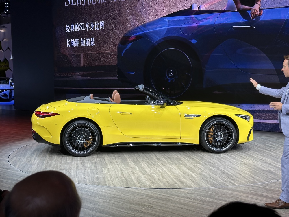 售199.98万元，4.0T大V8，奔驰AMG SL63敞篷跑车上市_腾讯新闻