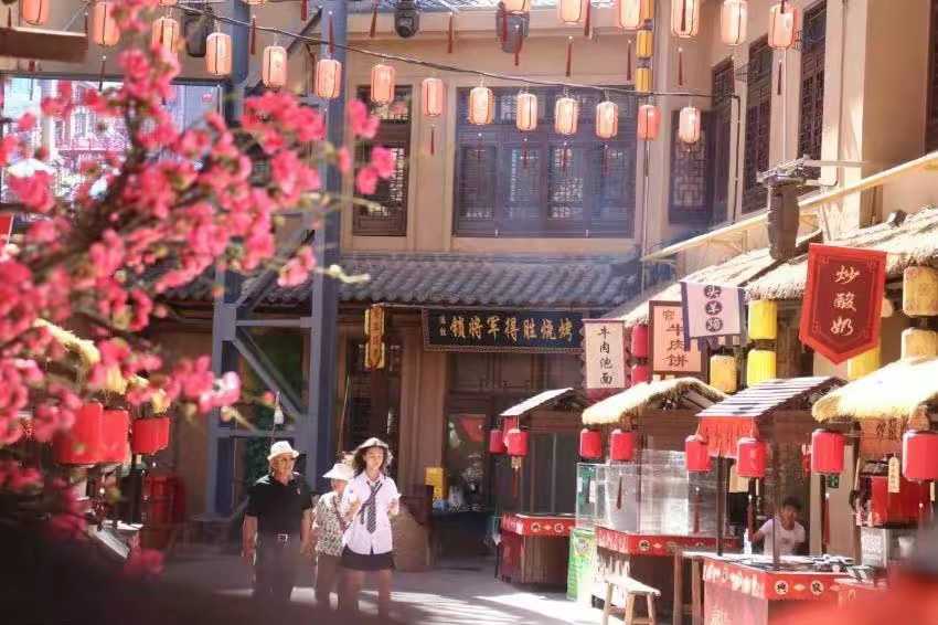 两岸媒体人、学子赴宁夏采风，台生赞：宁夏多姿多彩，壮哉我大中华_腾讯新闻