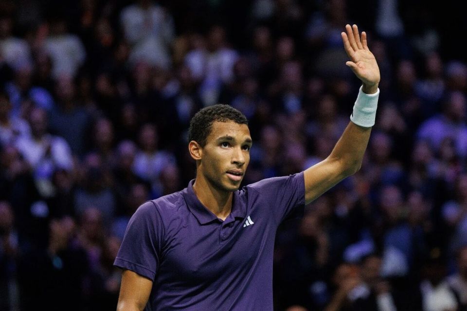 ATP年终最后一席悬念继续，兹维列夫救赛点翻身梅总