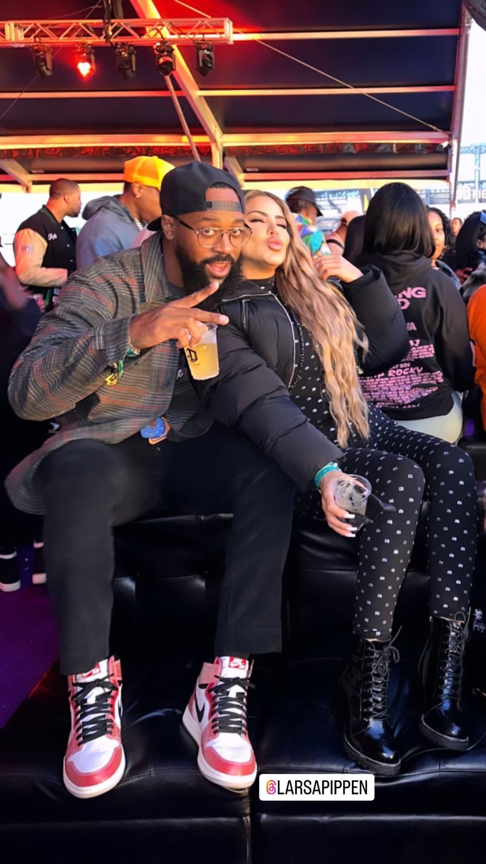 乔丹儿子豪宅为皮蓬前妻庆祝49岁生日,不顾乔丹反对卿卿我我_腾讯新闻