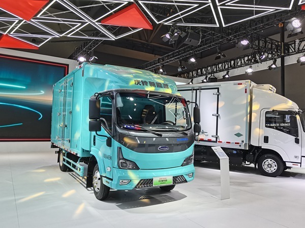 庆铃汽车西洽会上展出多项成果