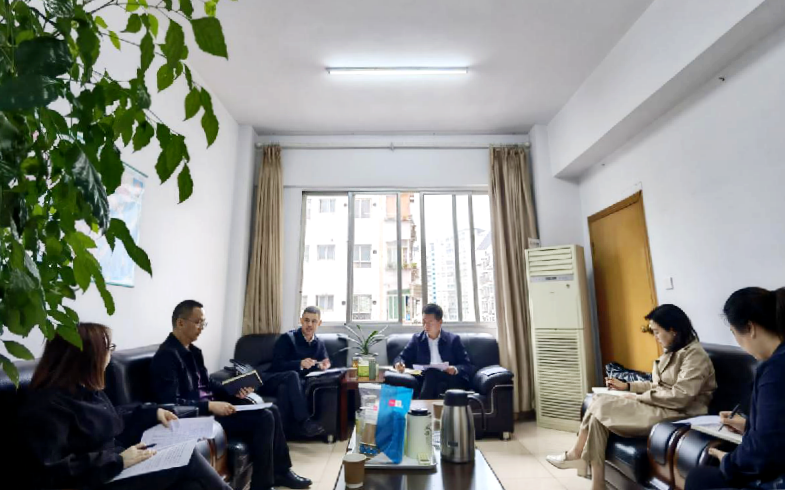 座谈会上,刘旭就进一步贯彻落实省教育厅,省地方志办《关于进一步做好