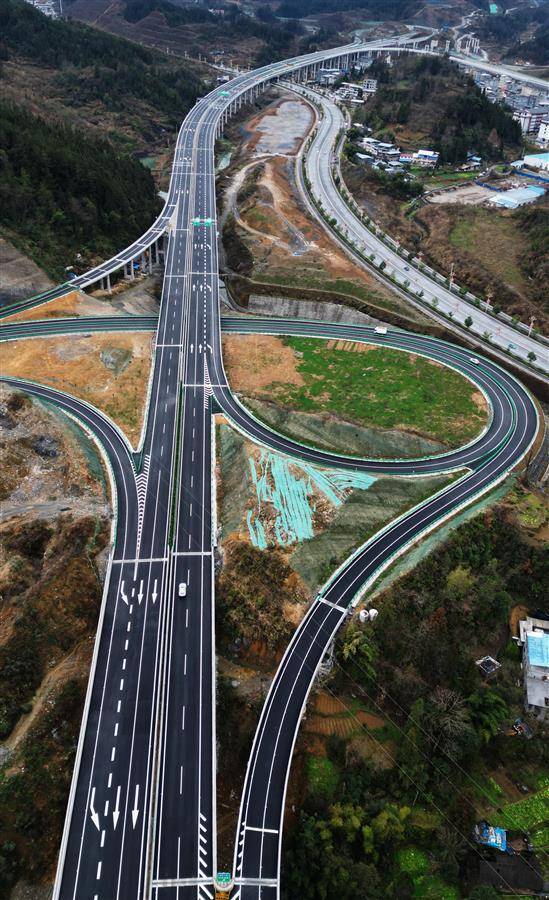 张南高速湖北段全线通车