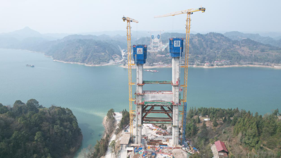 湖南在建高速项目进度益常扩容工程第三合同段左右幅全线实现贯通