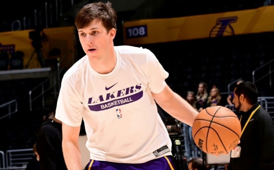 忘记是客场了,奥斯汀-里夫斯:差一点就和快船队一起锻炼了_腾讯新闻