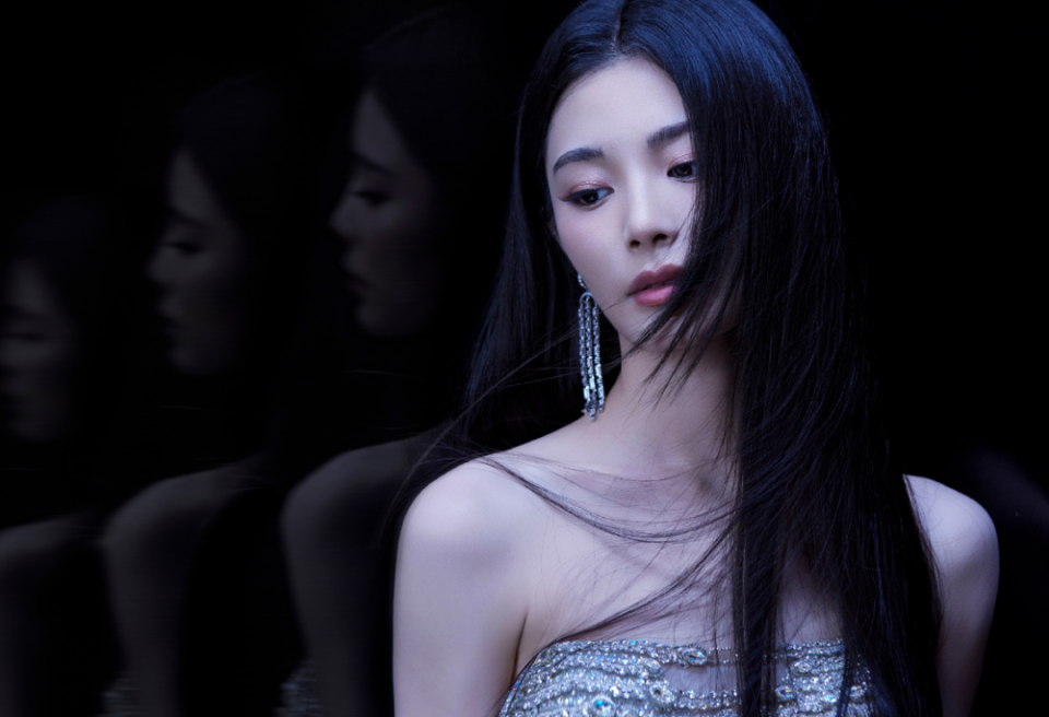 用"人美歌甜"形容这位女歌手完全不够!