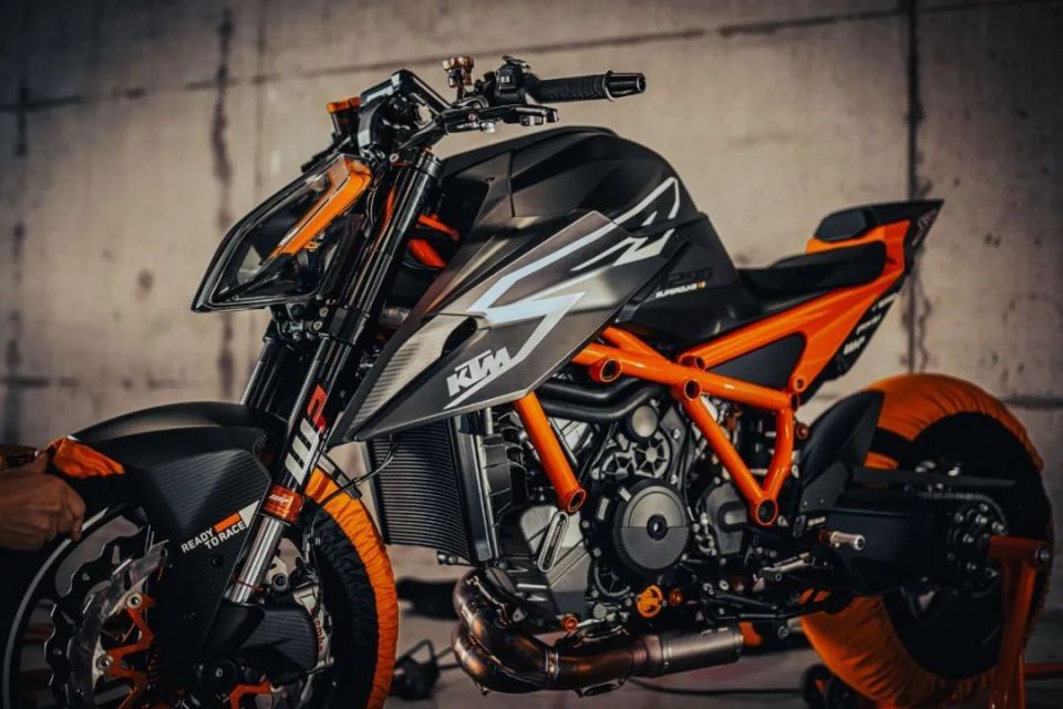 98万!ktm史上最强街车,1290super duke rr版国内上市_腾讯新闻