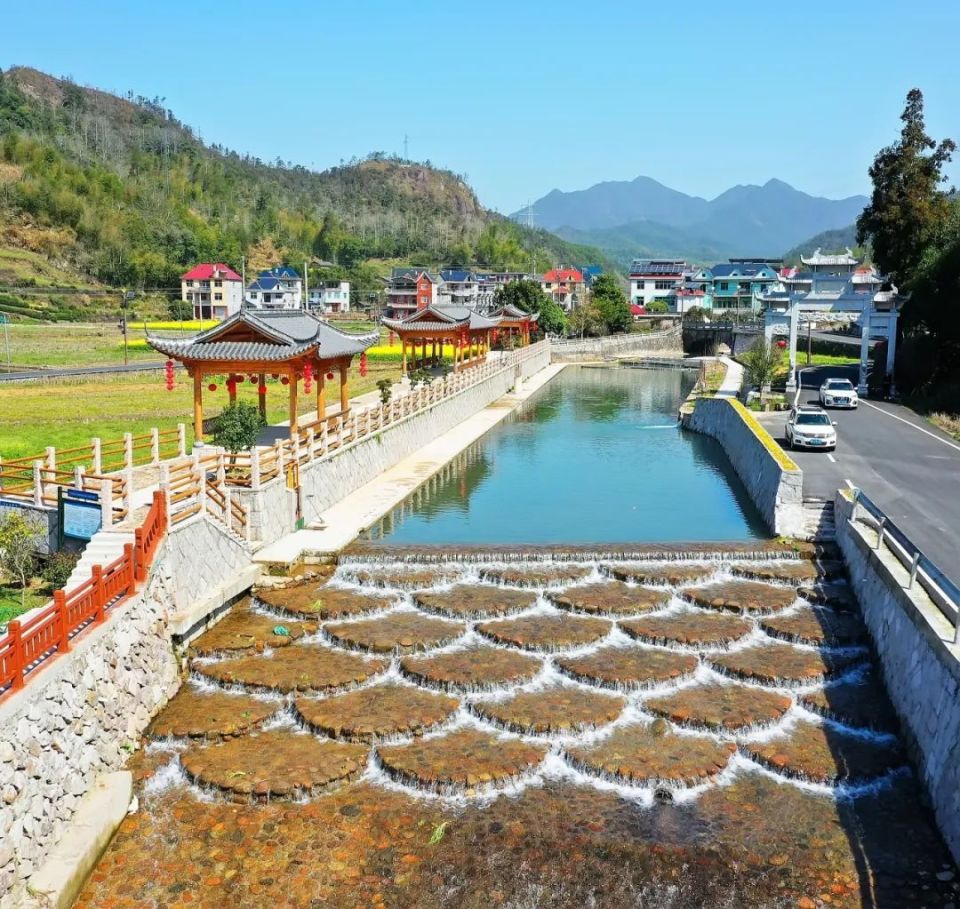 据悉,通过中小河流项目的实施,2023年遂昌县共新建设生态堰坝55座