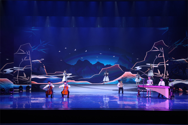 京剧舞蹈情景剧小红花演绎童心筑梦