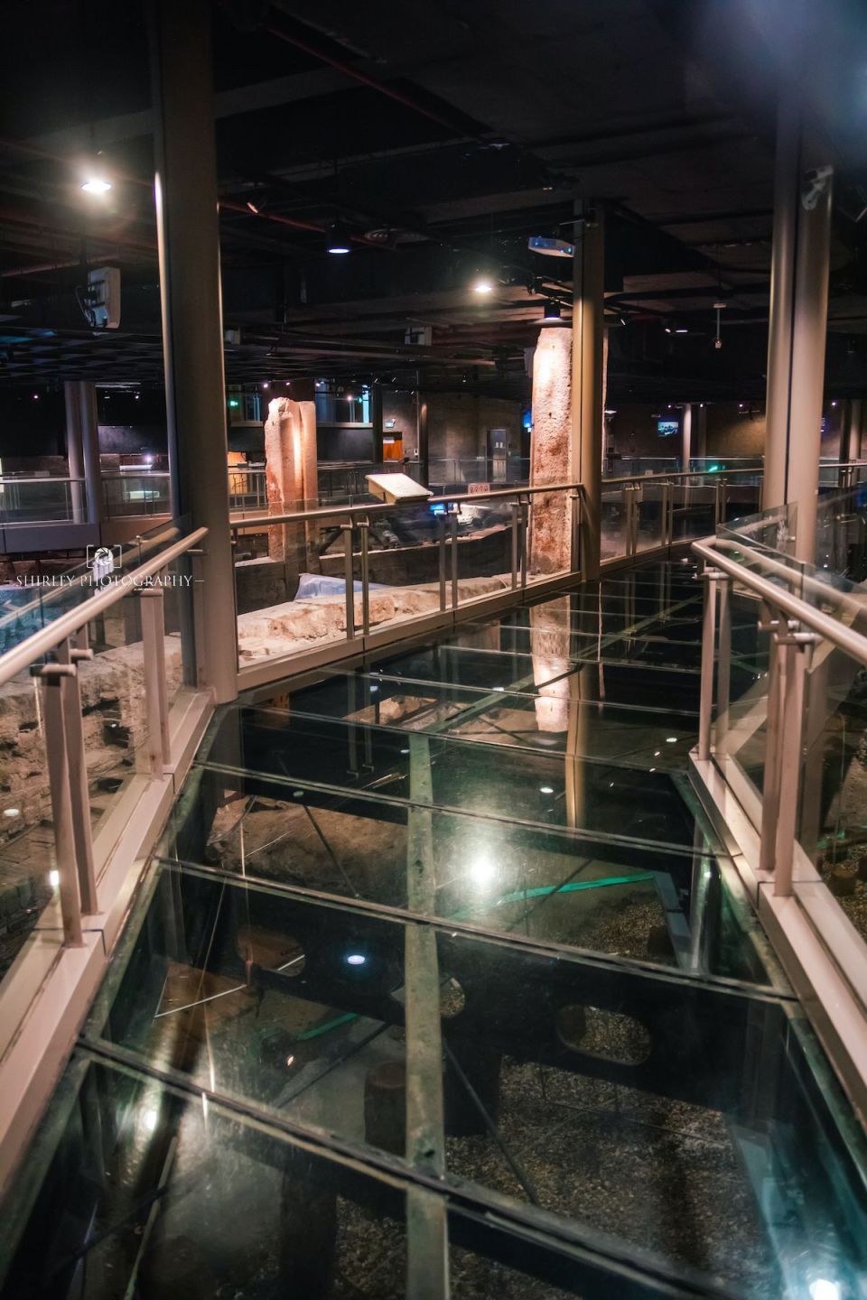 博物馆分为序厅和遗址厅,序厅在地面,有简单的介绍,也有服务台可以拿