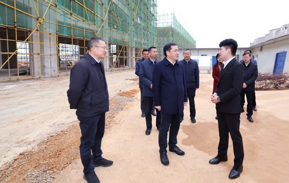 刘洪建在嵩明县调研时强调：以更加坚定的决心大抓产业主攻工业 全力以赴推动高质量发展_腾讯新闻