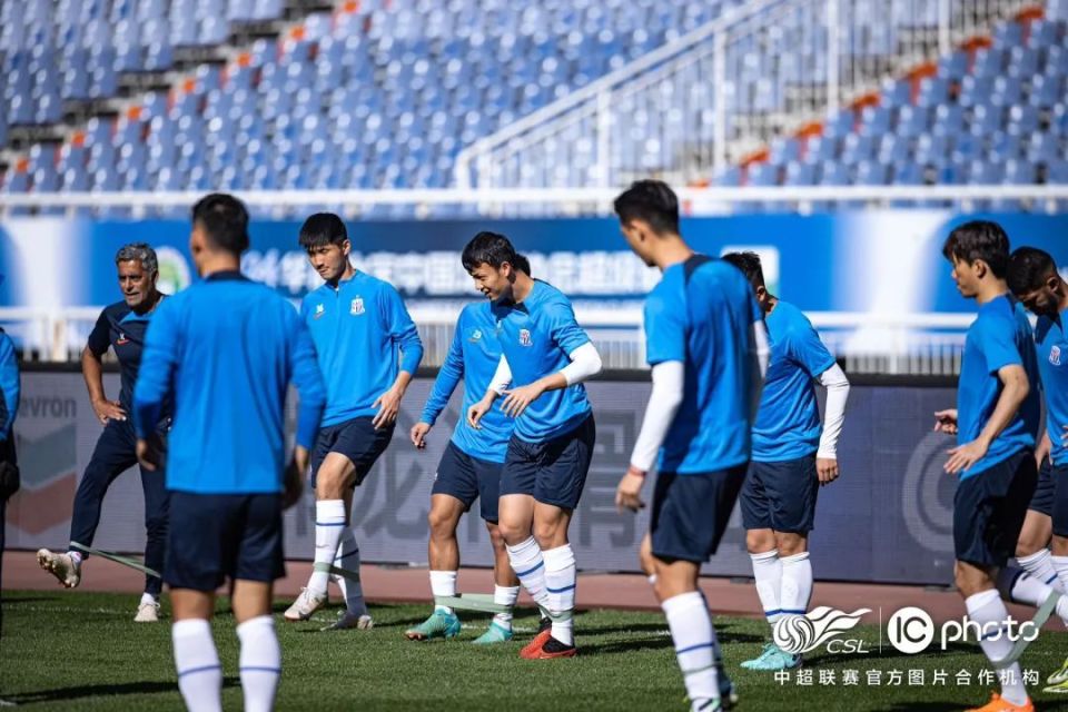 奋楫2024赛前斯卢茨基与泰山的比赛是重要考验马莱莱能否出战取决于