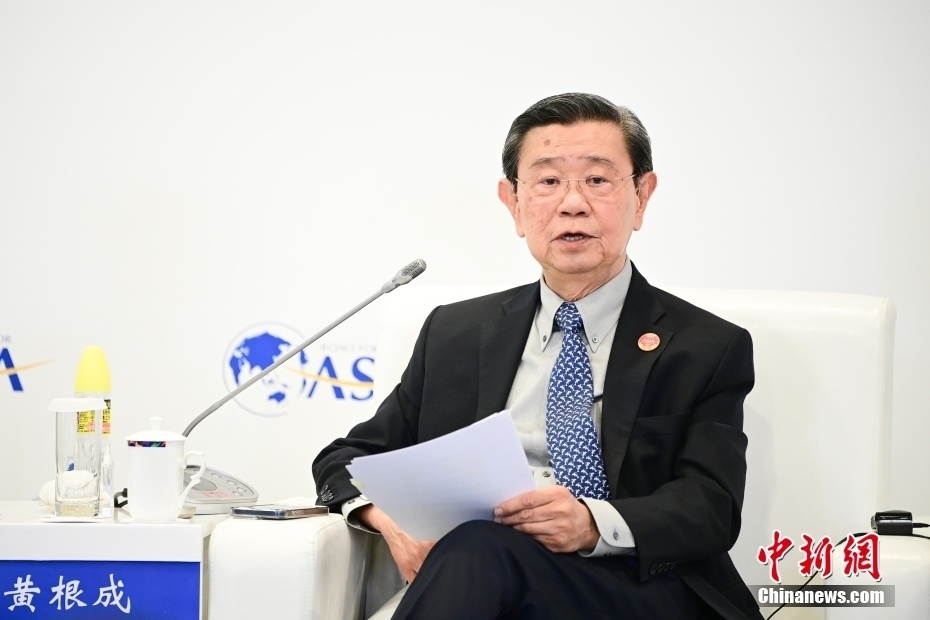 图为博鳌亚洲论坛理事,新加坡前副总理,凯腾控股董事长黄根成在分论坛