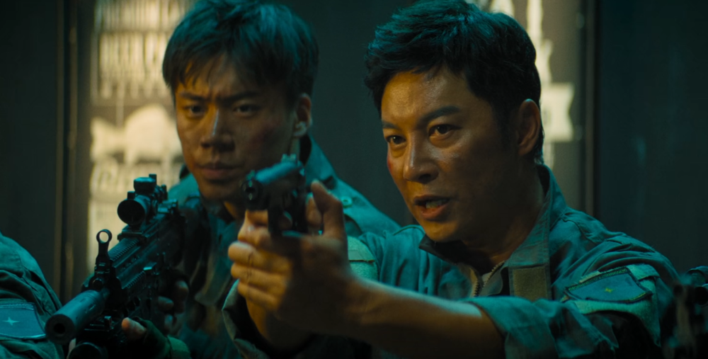电影真正的主演是谭耀文和代斯.