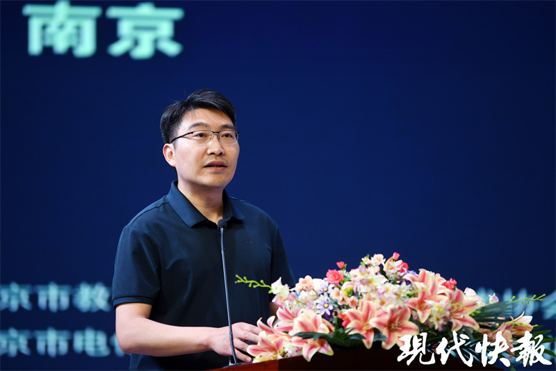 2023年南京市中小学生机器人竞赛在中华中学举行,新校长朱征亮相并