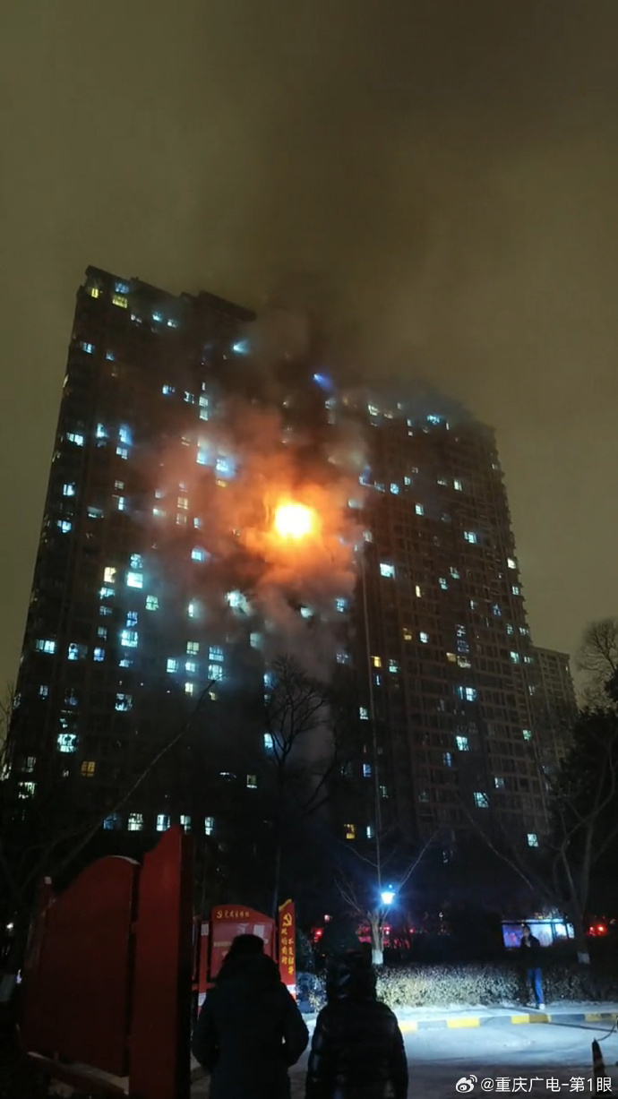 南京一小区发生火灾,造成4人死亡