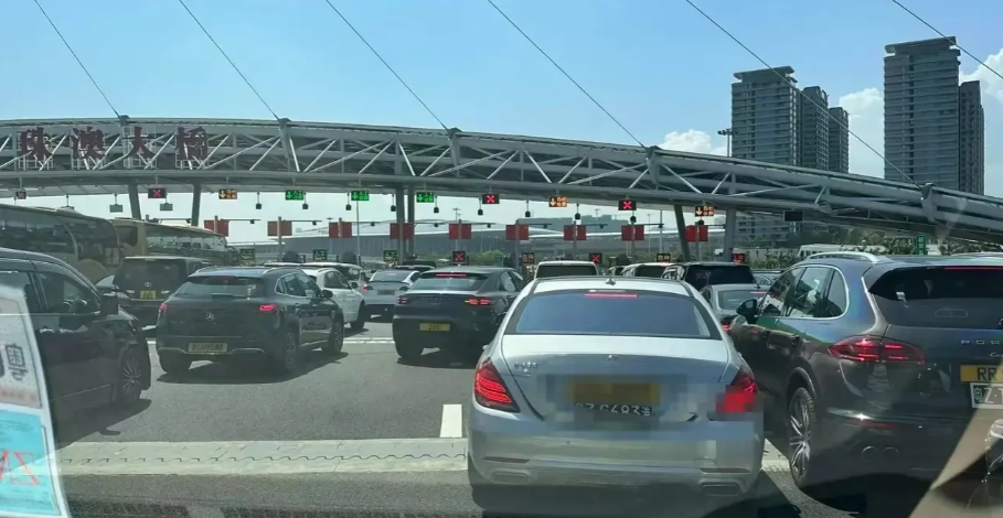 活久见,港珠澳大桥堵车了!最多一天3700辆港车来珠海-腾讯新闻