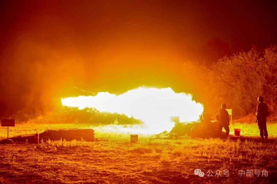 夏日练兵忙 | "火力全开"的烈火盛宴!