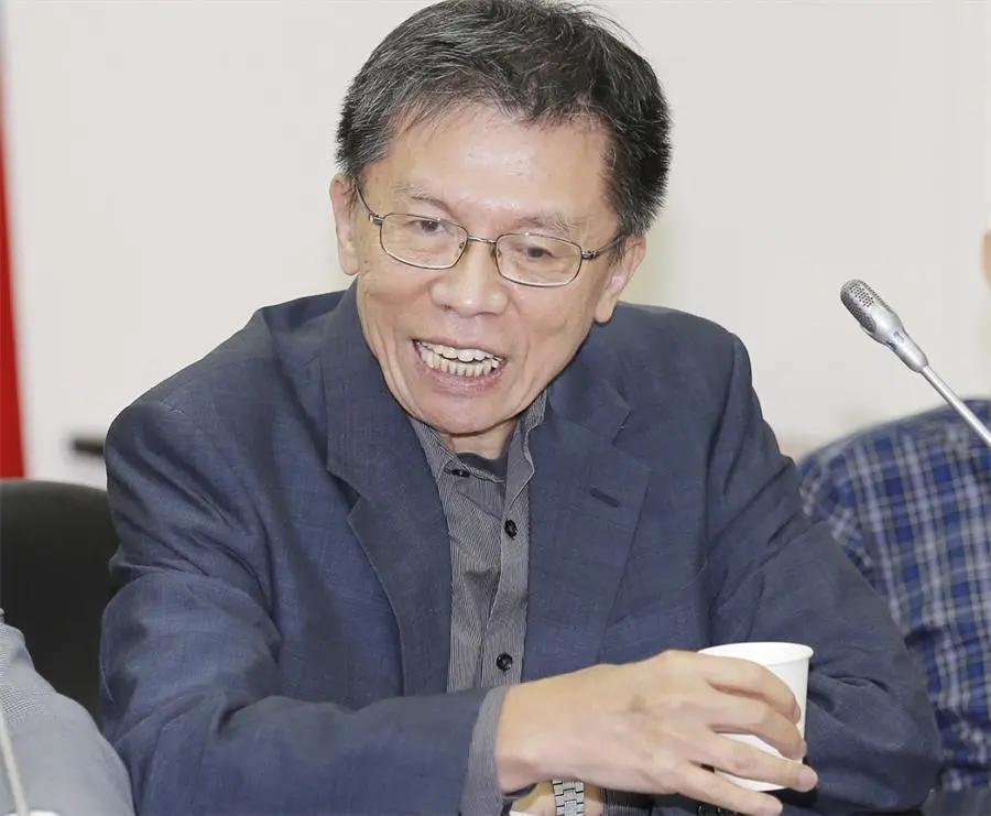 沈富雄给侯友宜开药方找到民进党的罩门连续打7个月