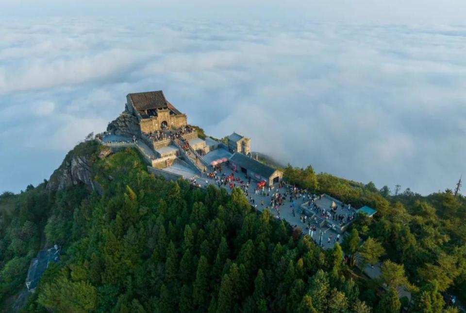 六万亿产业里的科技力｜山水间的数字热潮，解码湖南文旅迈入万亿时代的密码_腾讯新闻
