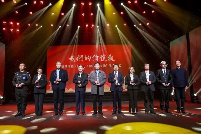 阳信县职业中专语文教师高翔娟,与病魔生死较量,把最爱献给三尺讲坛