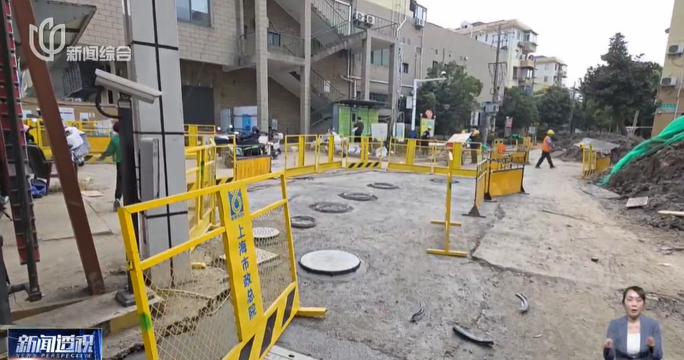 多个上海小区现"井"观房!有人家门口100个,到处都像"贴膏药"