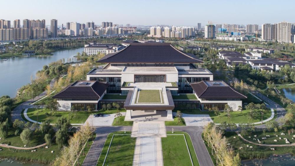 主入口鸟瞰(尹明 摄)中心以"唐风汉韵"呈现中国古典建筑的形式与风格