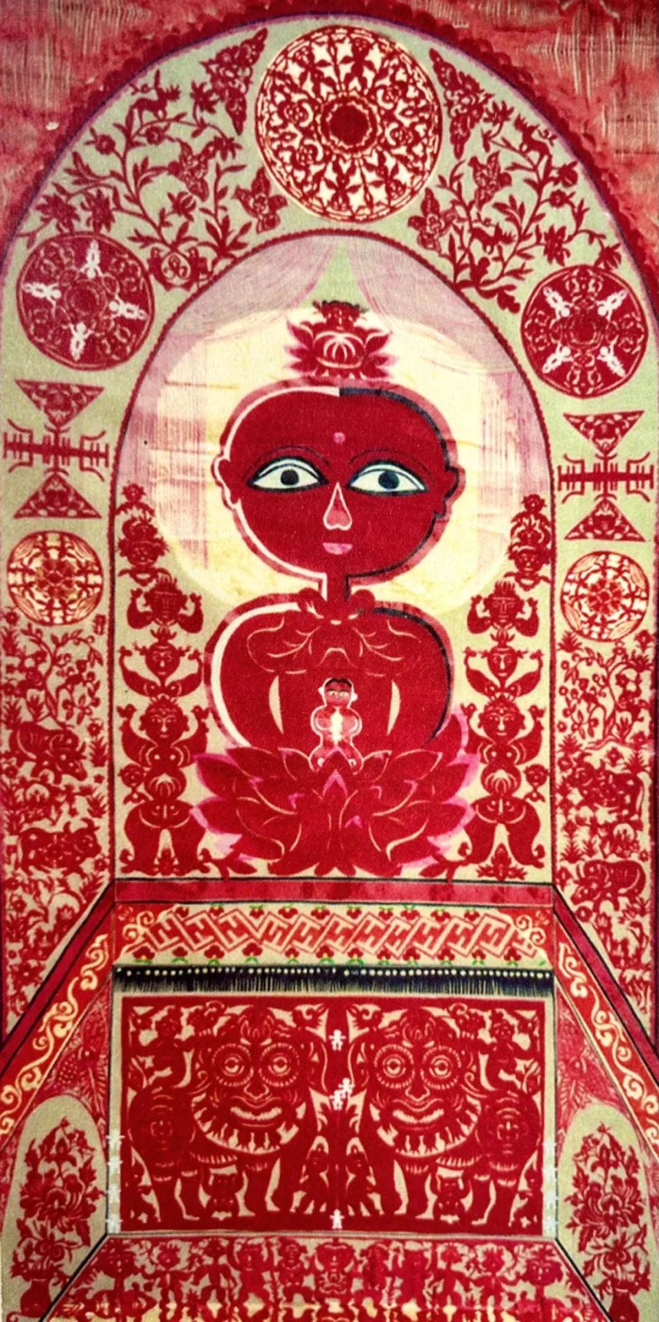 翻开《北花南开——我的剪纸艺术之路》,奇谲,浪漫的想象力跃然眼前