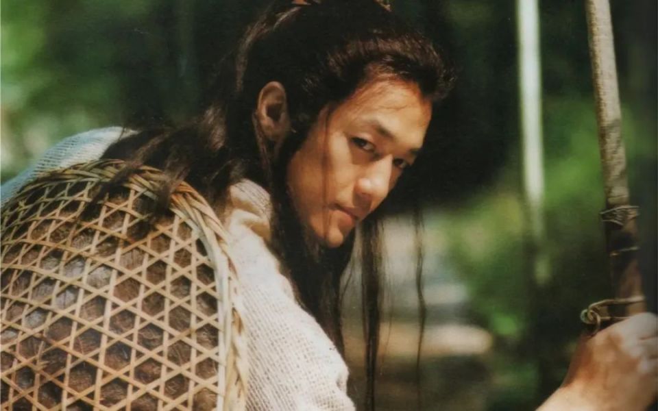 作为一个演员,李亚鹏演过令狐冲,也演过郭靖.