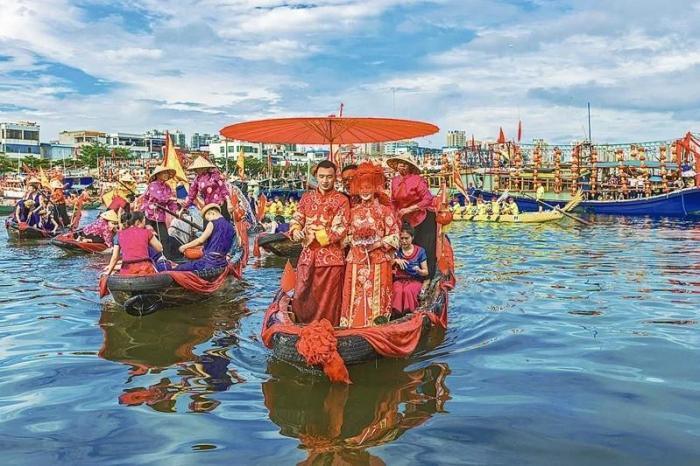 统称,痙民以"舟楫"为家,以船代步,故婚嫁也以船代轿,水上婚嫁已列入非