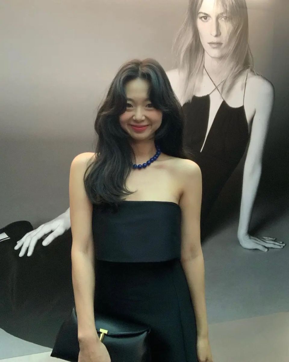 杨幂带火的这件同款,谁都可以试试看