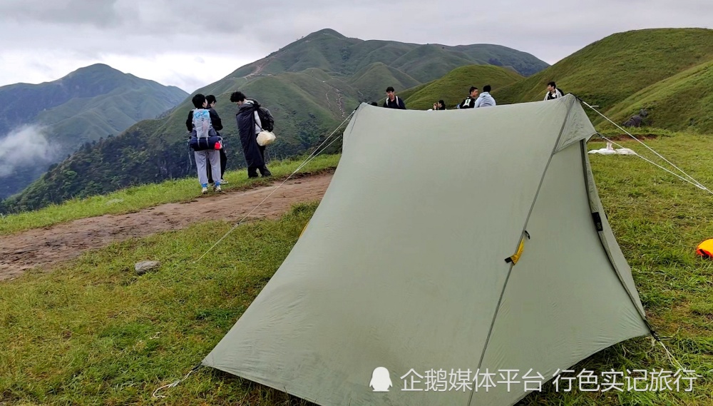 徒步萍乡武功山,在大雨中露营,躲帐篷里听着雨声酣然入睡