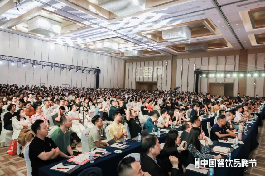 汉源东方董事长陈新時,海底捞轮值首席运营官 (coo)邵志东,华思品牌